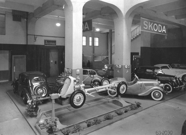 Expozice automobilky Škoda v roce 1937